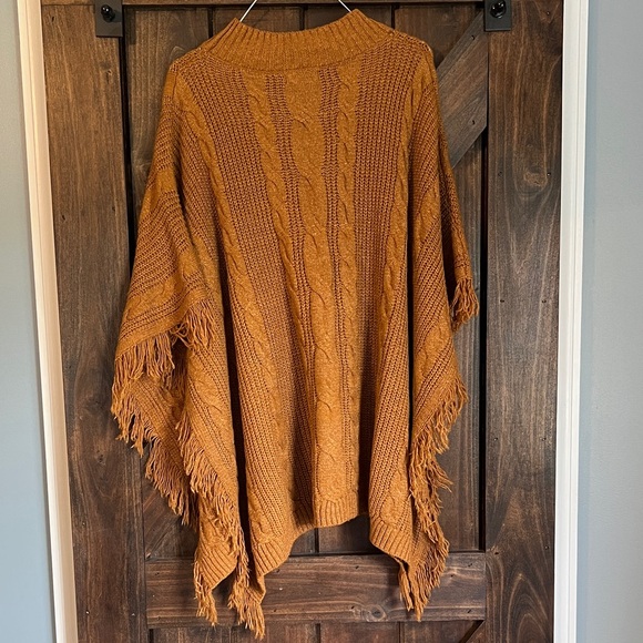 SHEIN Rust Cable Knit‎ Poncho with Fringe - Picture 3 of 8